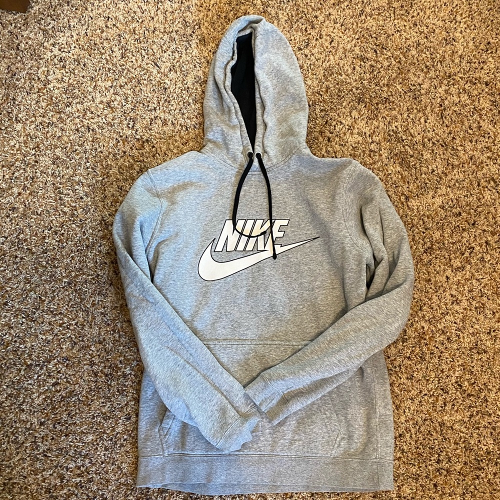 nike sweatshirt